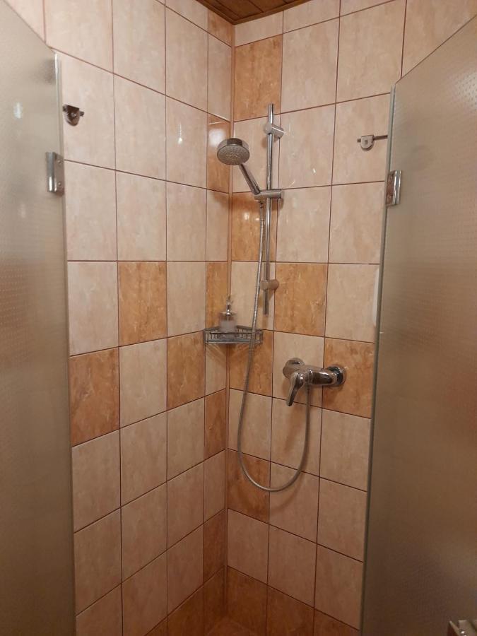 Restaurant A Penzion Pod Draci Skalou Karlstejn Luaran gambar